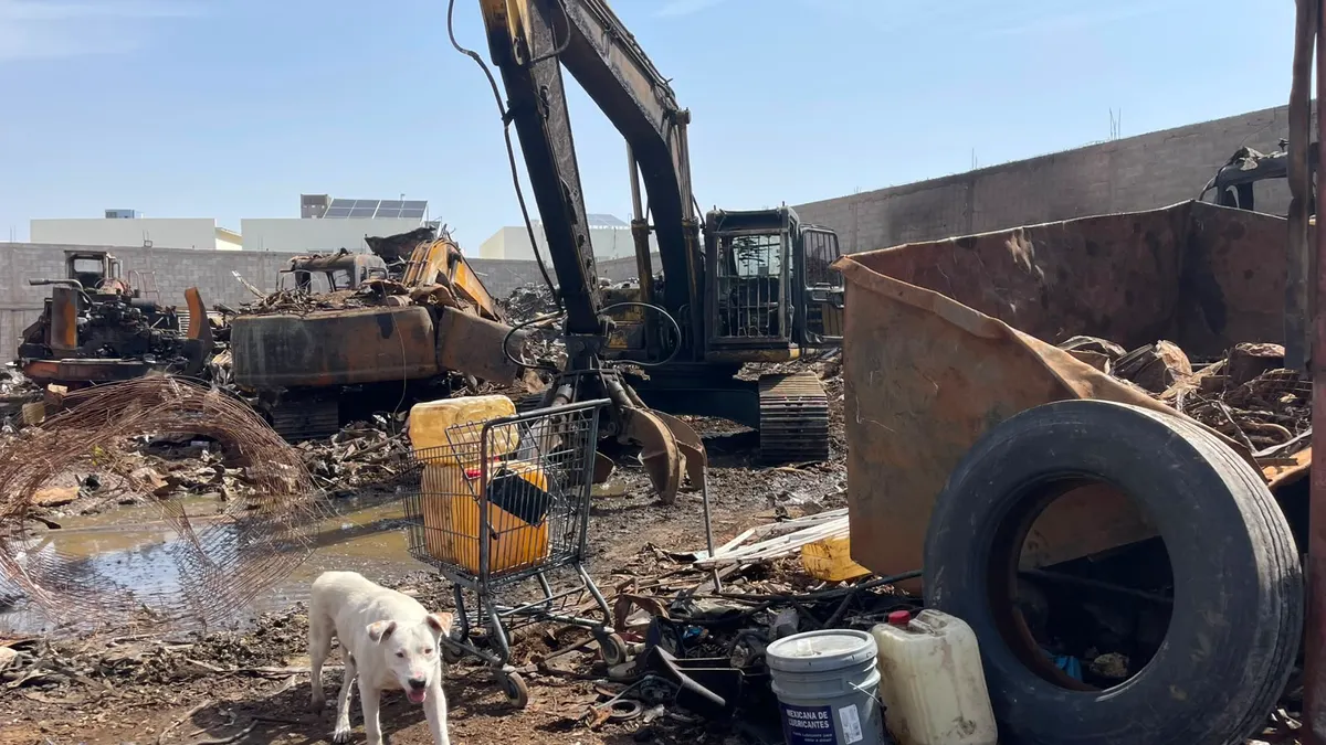 Retiran toneladas de desechos tras incendio de recicladora en la Fidel Ávila