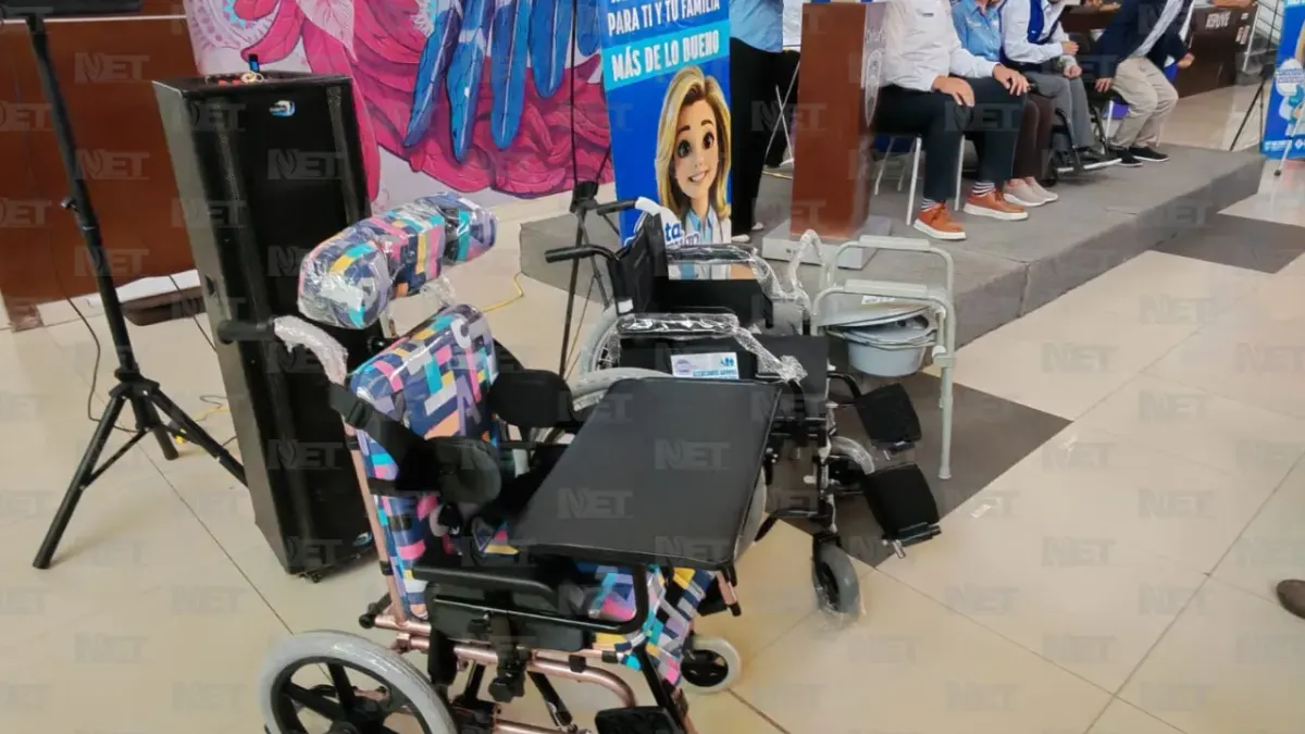 Entrega DIF sillas de ruedas y aparatos funcionales en Ciudad Juárez