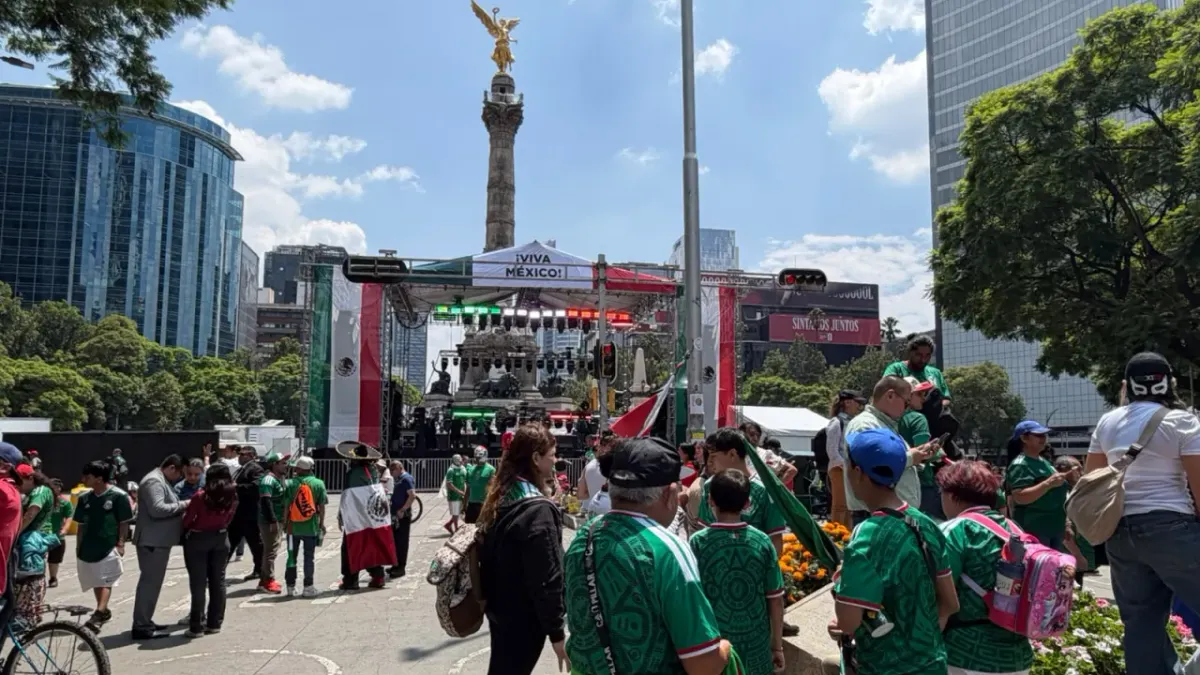 Afición mexicana se prepara para celebrar en el Ángel de la Independencia