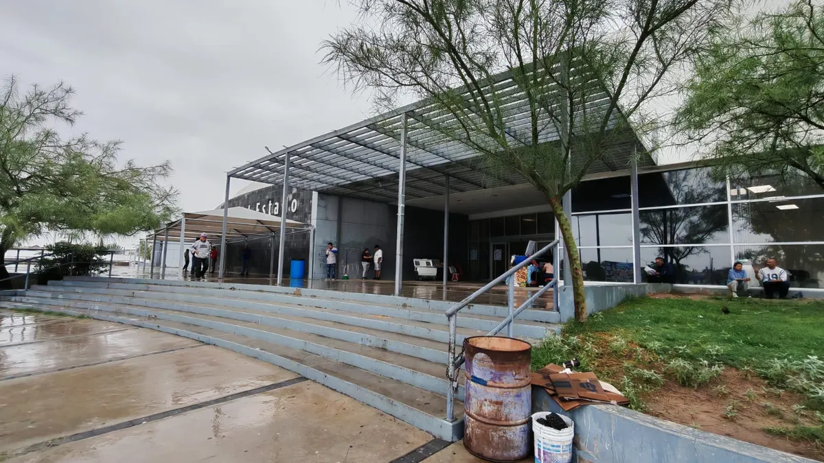 Cierran temporalmente Juzgados y Secretaría del Trabajo por inundaciones
