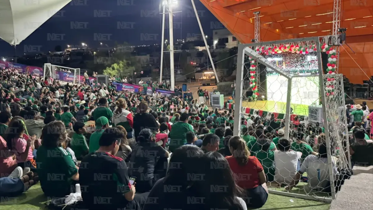 Miles de juarenses celebran en cuatro puntos el triunfo de México en el Mundial