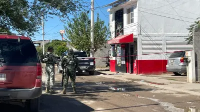 Hombre con heridas de arma blanca busca ayuda en tienda de Juárez