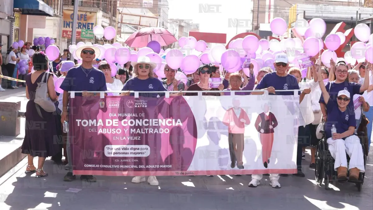 Más de 200 adultos mayores participan en caminata contra la violencia