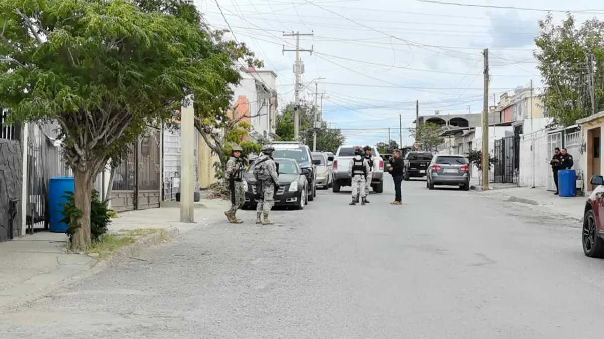 Hallan hombre sin vida frente a vivienda en Infonavit Tecnológico