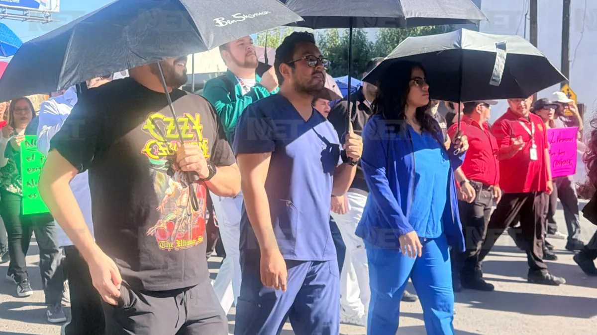 Trabajadores del IMSS 2 se manifiestan en avenida Vicente Guerrero
