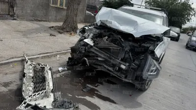 Choca camioneta Hyundai contra Hummer y atropella a vecino en Los Aztecas