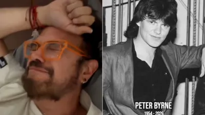 Rompe en llanto Aleks Syntek tras la muerte de su amigo Peter Byrne, de Naked Eyes