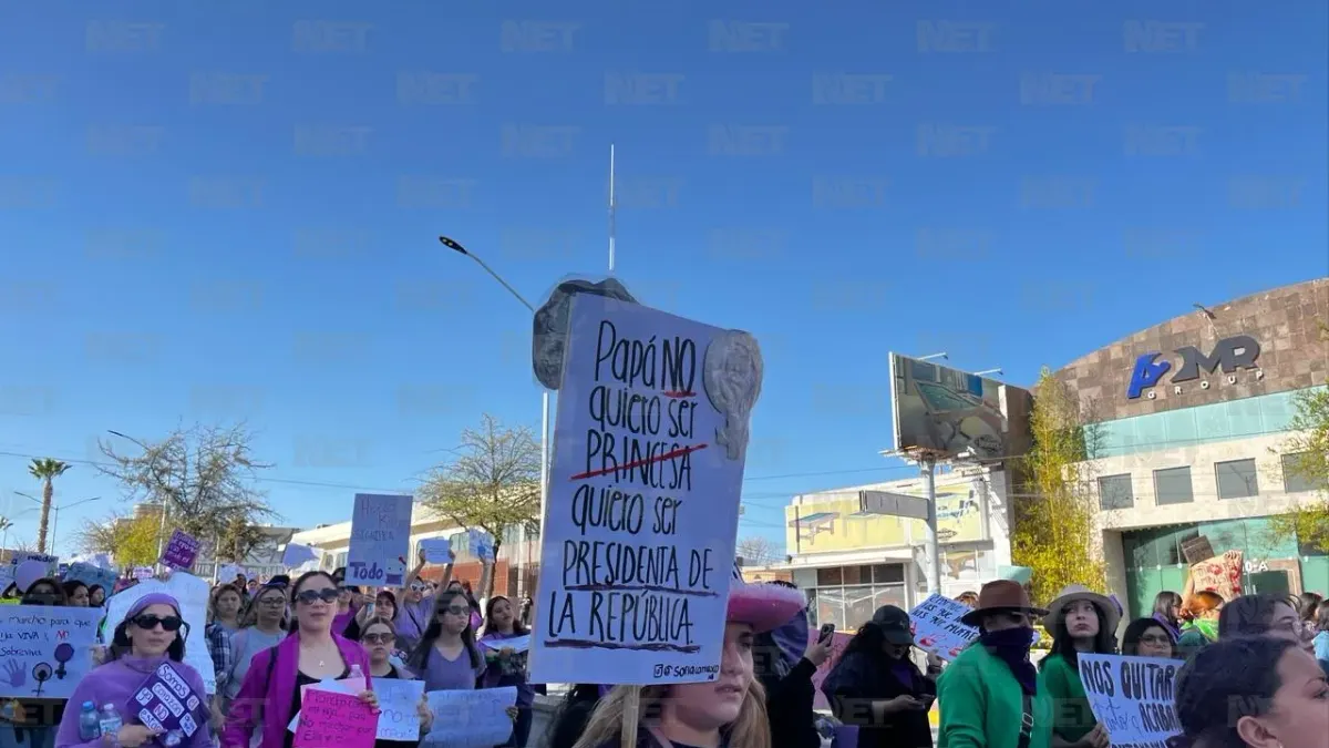 Marchan miles de mujeres en Chihuahua
