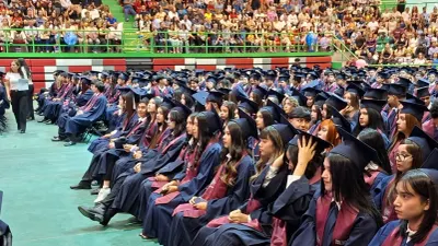 Se gradúan 820 estudiantes del CBTIS 114