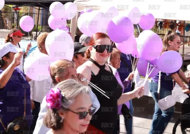 Más de 200 adultos mayores participan en caminata contra la violencia