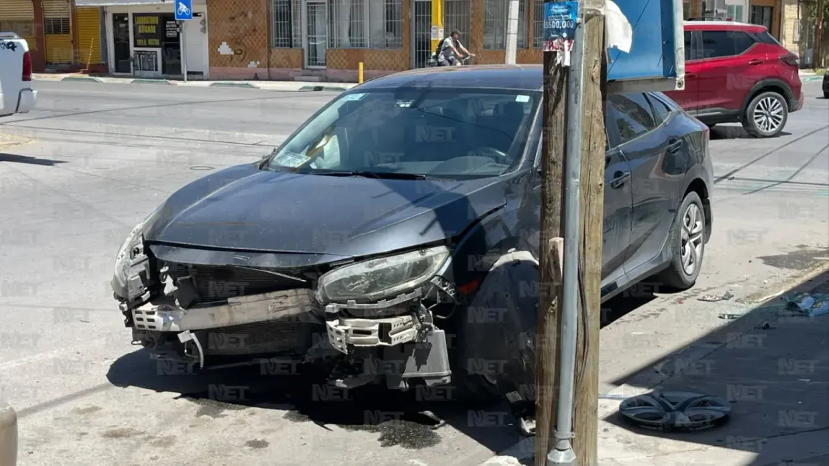 Provoca choque al dar vuelta indebida en Insurgentes y Costa Rica