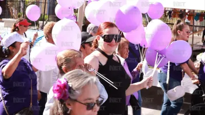 Más de 200 adultos mayores participan en caminata contra la violencia