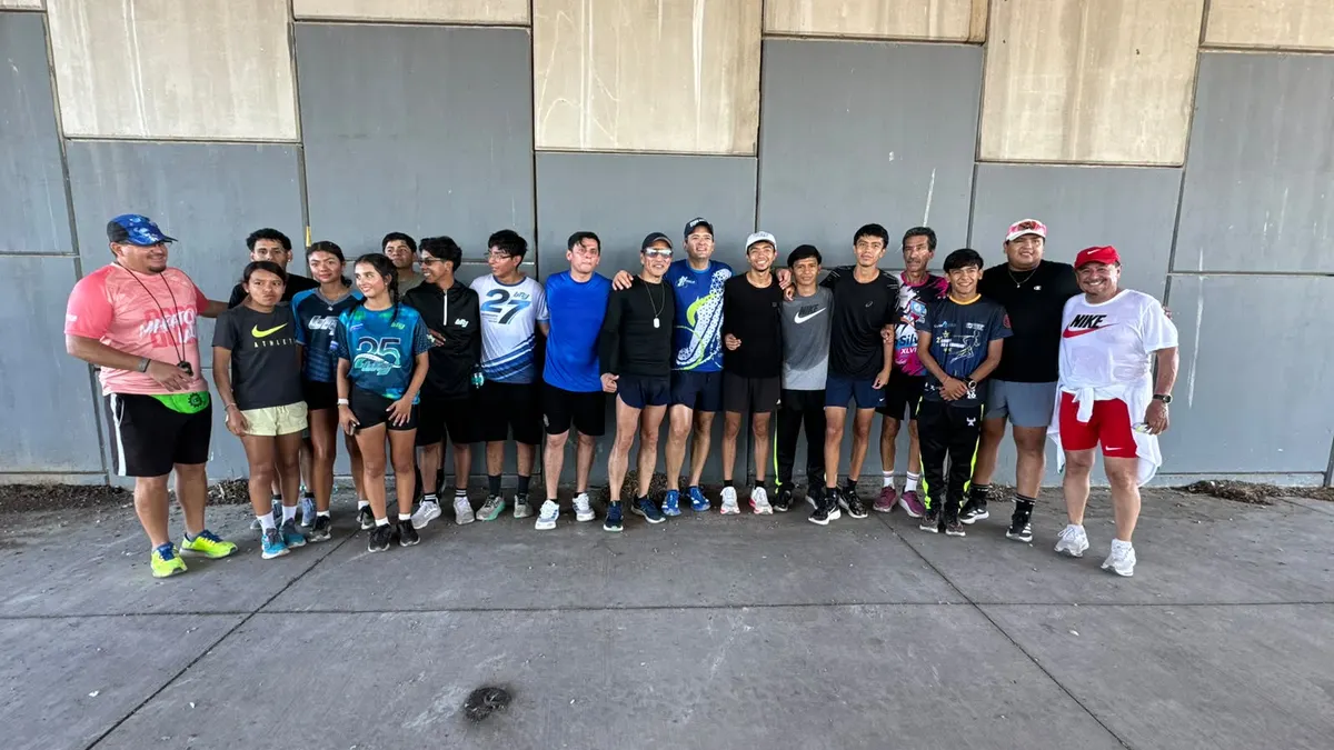 Corre Marco Bonilla 11 km con atletas de la UTCJ en el bordo del río Bravo