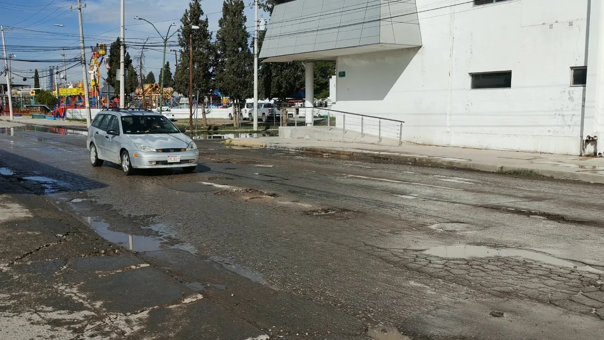 Piden bacheo urgente en cruce de Vicente Guerrero e Ignacio Ramírez