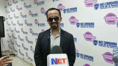 Músico invidente se gradúa de la UACJ y hoy inspira a nuevas generaciones