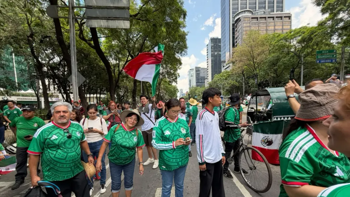 Afición mexicana se prepara para celebrar en el Ángel de la Independencia