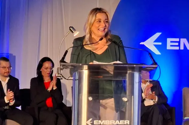 Empresa brasileña Embraer absorbe EzAir y fortalece su operación en Chihuahua