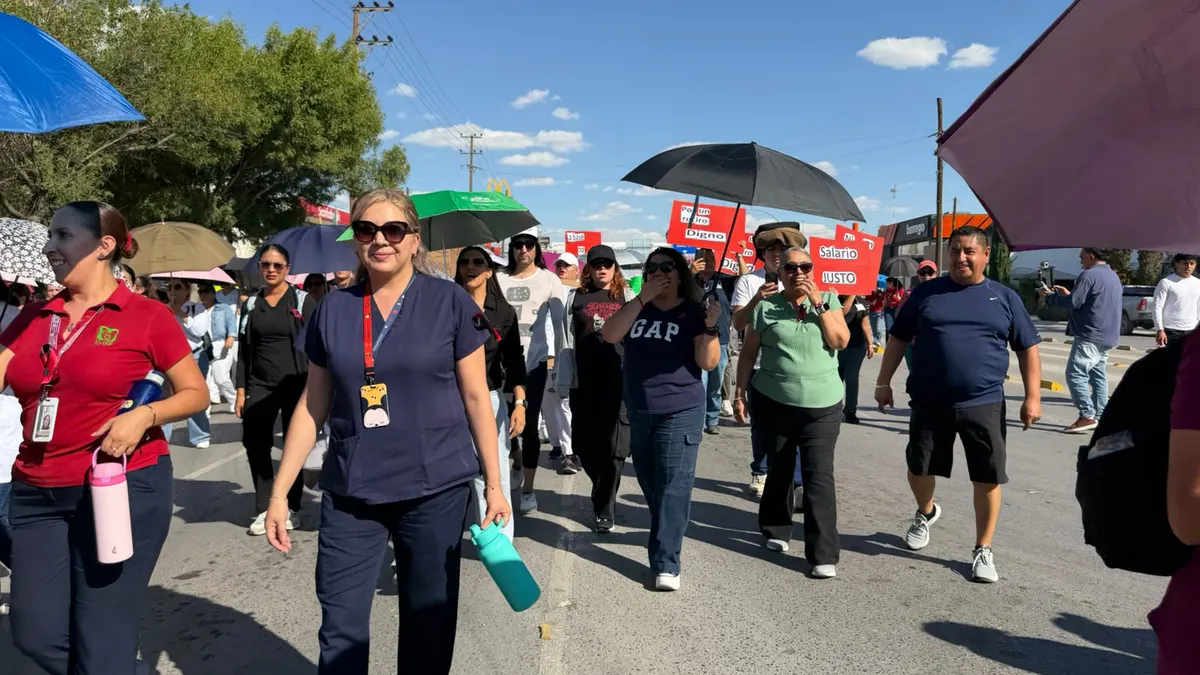 Marcha personal del Hospital 6 del IMSS por el Pronaf y López Mateos
