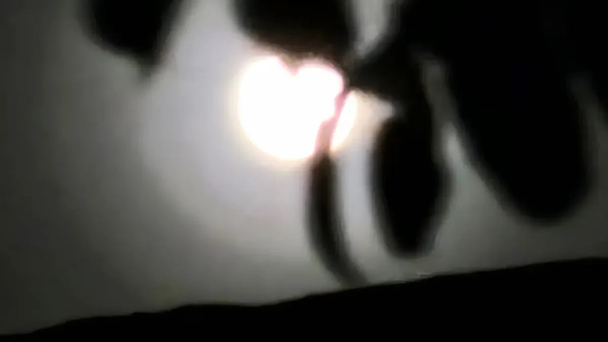 Brilla la Luna de Fresa sobre Juárez pese al cielo nublado