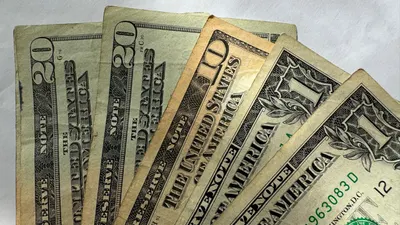 El dólar amanece a la baja en Juárez: 18.25 a la venta