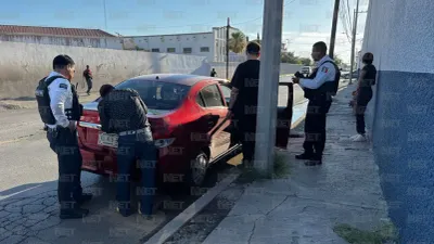 Padre e hija son atropellados al intentar cruzar la Hermanos Escobar