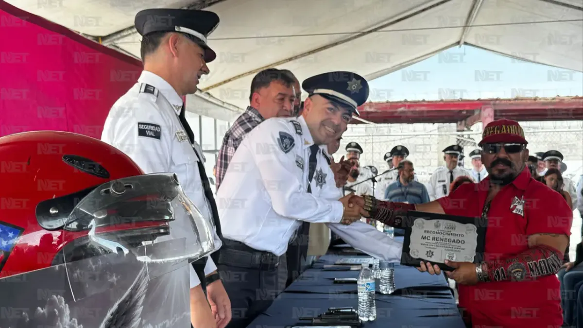 Reparte Seguridad Vial cascos a motociclistas en Juárez
