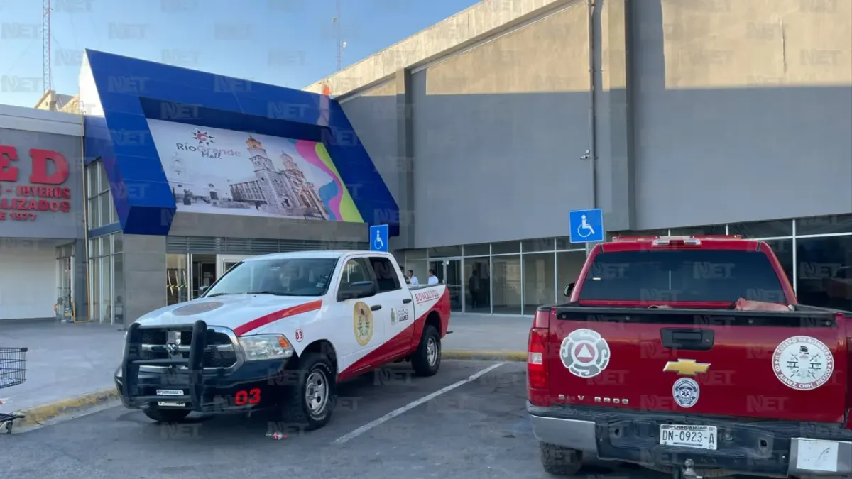 Se registra incendio en Río Grande Mall durante la madrugada; permanece cerrado