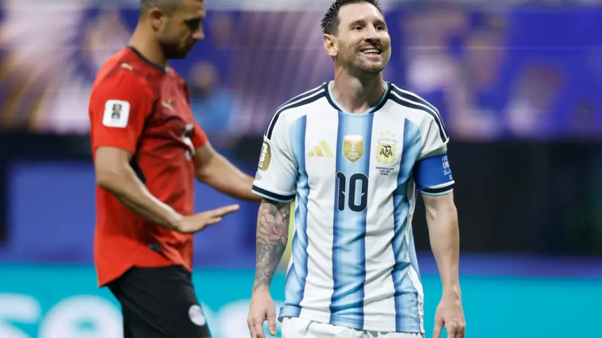 Logra Argentina dramática remontada ante Egipto y avanza a cuartos de final