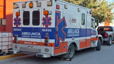 Policía se dispara por accidente en la mano mientras se alistaba para su turno