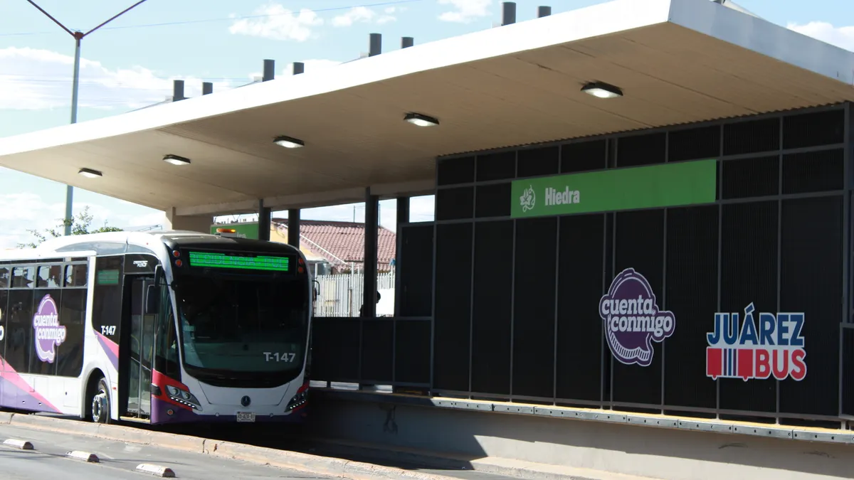 Centro de Atención Móvil de JuárezBus se instala en estación Hiedra