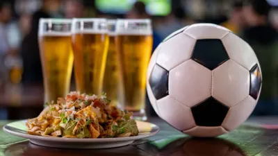 Advierten multas de casi 30 mdp a negocios por transmitir el Mundial 2026