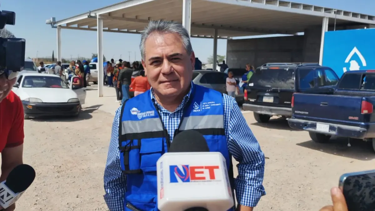 Entrega JMAS 3 mil tinacos en zona de los Kilómetros en Juárez