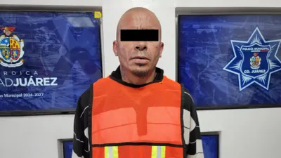 Detienen a hombre con arma larga y orden de aprehensión en Cerradas San Pedro