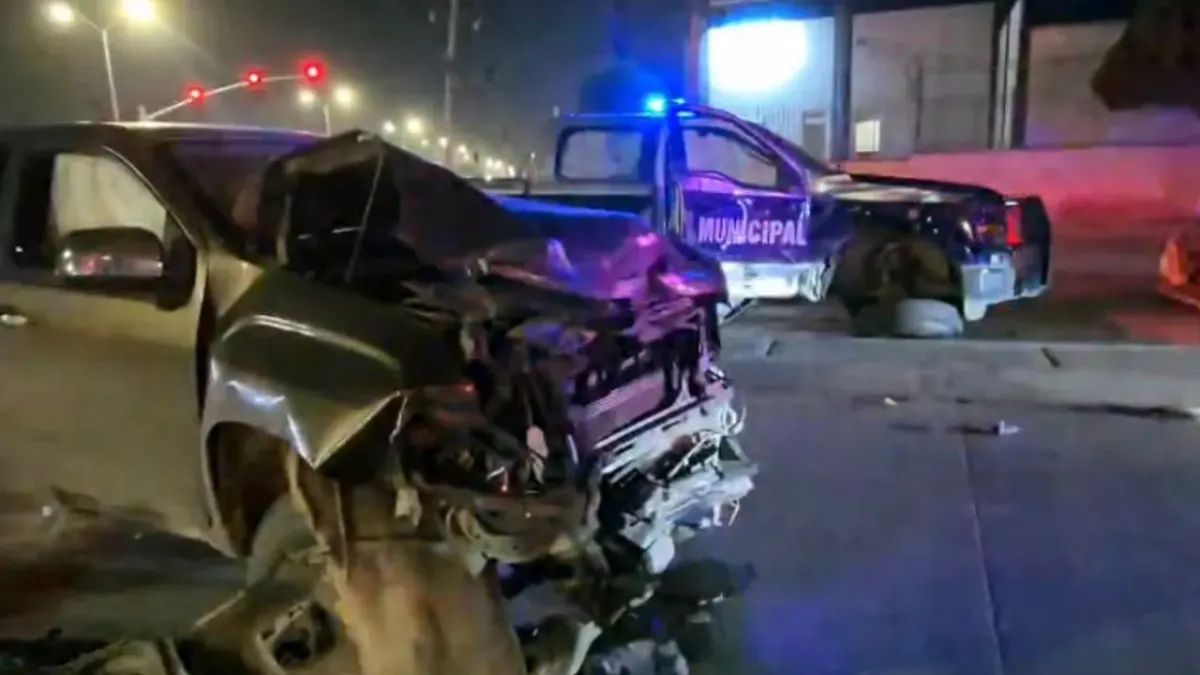 Choque entre patrulla y tres vehículos deja cuatro lesionados