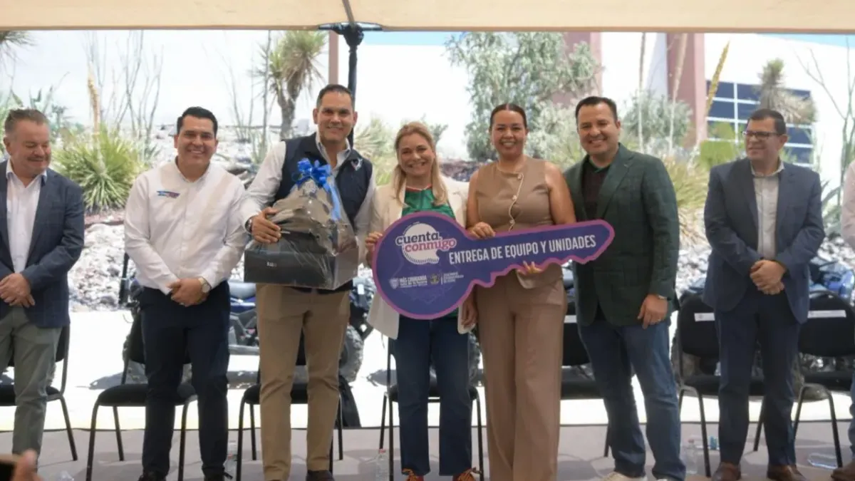 Entrega Maru Campos patrullas y equipo a policías de 13 municipios