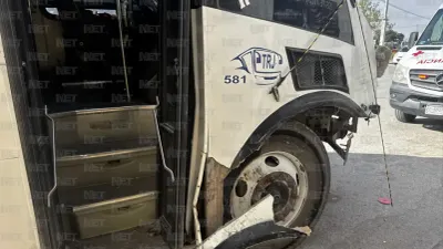 Camión de maquila se estrella contra tráiler; hay varios lesionados