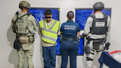 Detienen a hombre con más de 7 kilos de cristal en Juárez