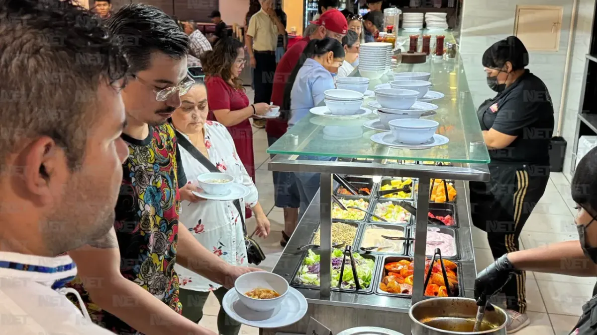 Familias celebran el Día del Padre en restaurantes de Ciudad Juárez