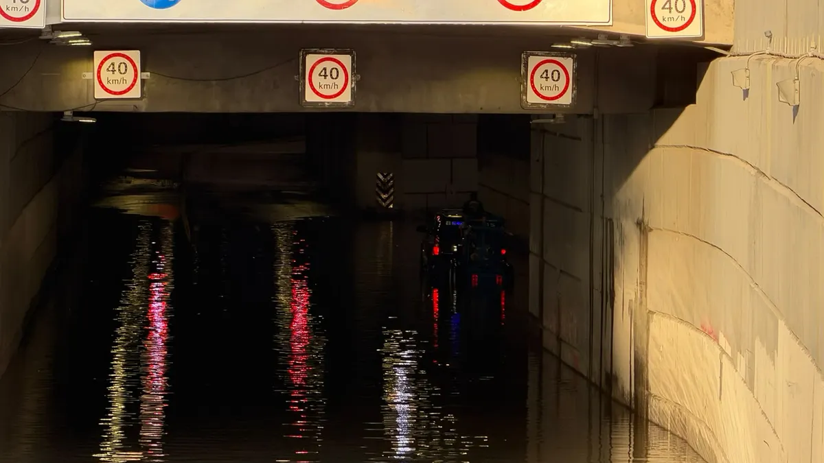 Túnel de la 16 de Septiembre permanece cerrado por acumulación de agua