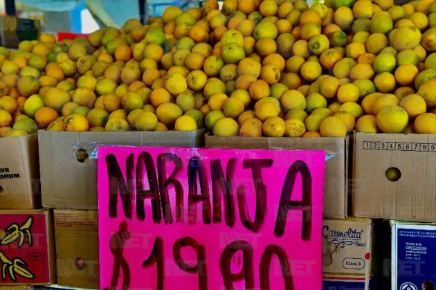 Llegan tráileres con frutas y verduras en remate a Ciudad Juárez
