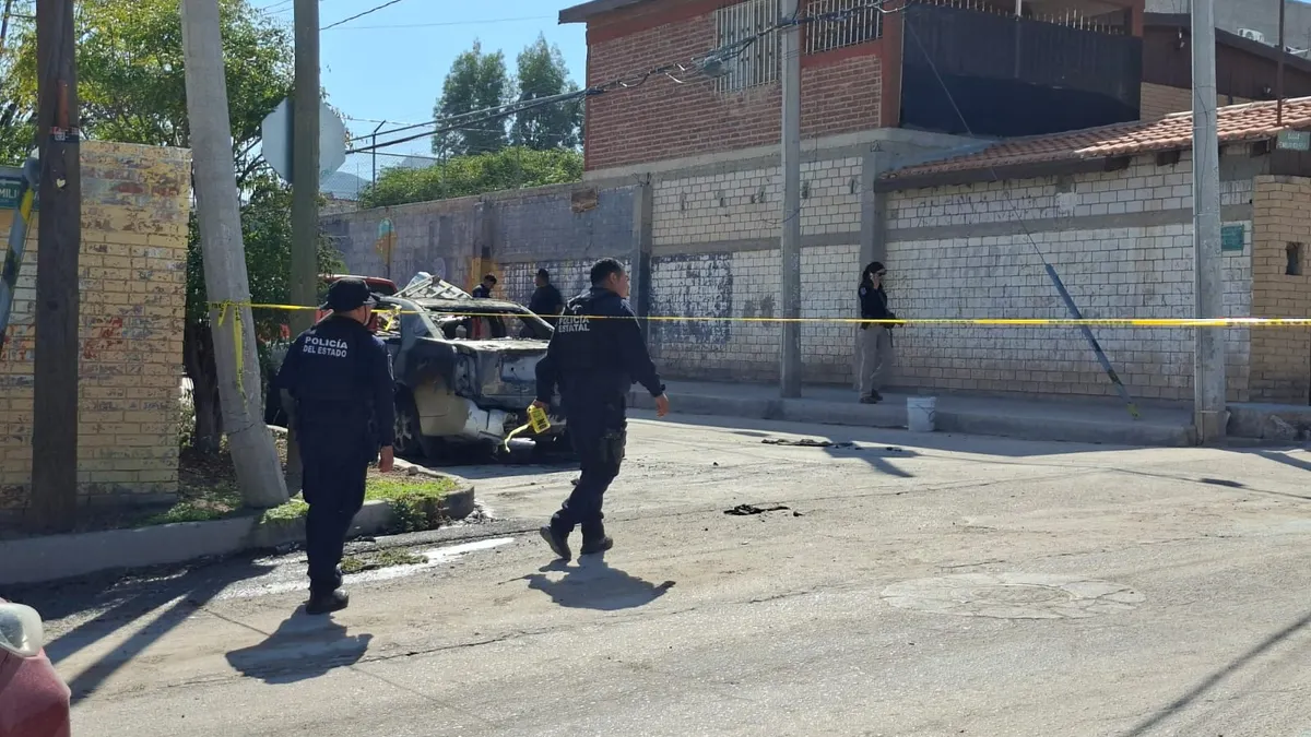 Incendian Cadillac usado en asalto a consultorio dental en la Chaveña