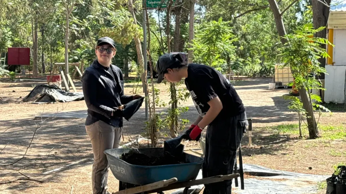 Apoyan voluntarios labores de reforestación en el Vivero Municipal