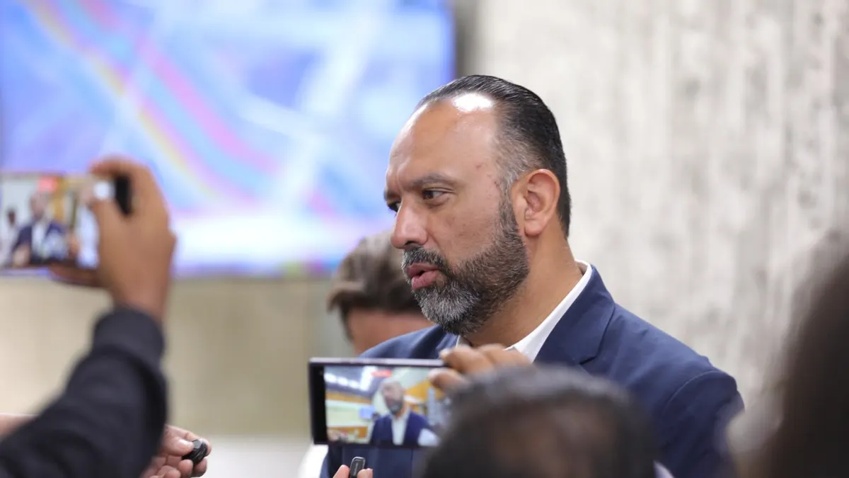 Acuerdan Municipio y JMAS sumar esfuerzos para atender vialidades dañadas por lluvias