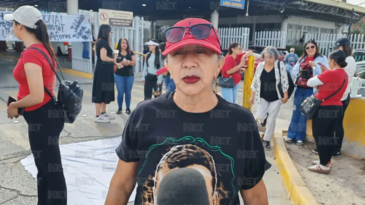 Maestros toman casetas del Puente Zaragoza en protesta por Ley del Issste