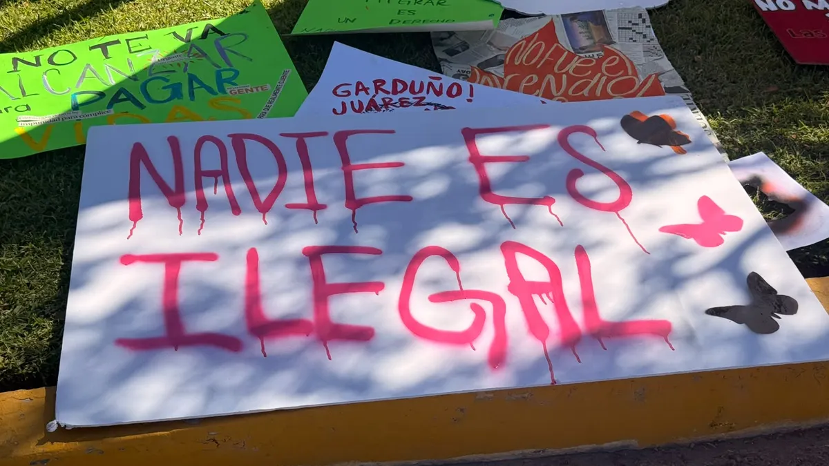 Manifestantes reclaman justicia por tragedia del INM en audiencia de Garduño