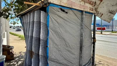 Ayuda a esta pareja de abuelitos que vive en la calle en Juárez