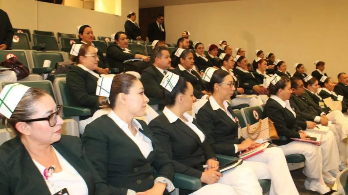 Avanzan enfermeras del IMSS en su profesionalización