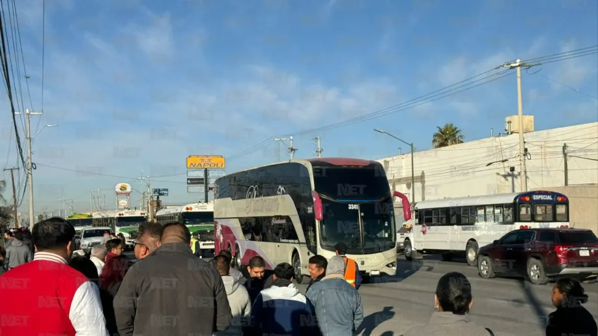 Llegan cientos de personas a inauguración del nuevo hospital en Juárez