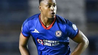 Denuncia Willer Ditta agresión contra su hijo durante festejo de Cruz Azul