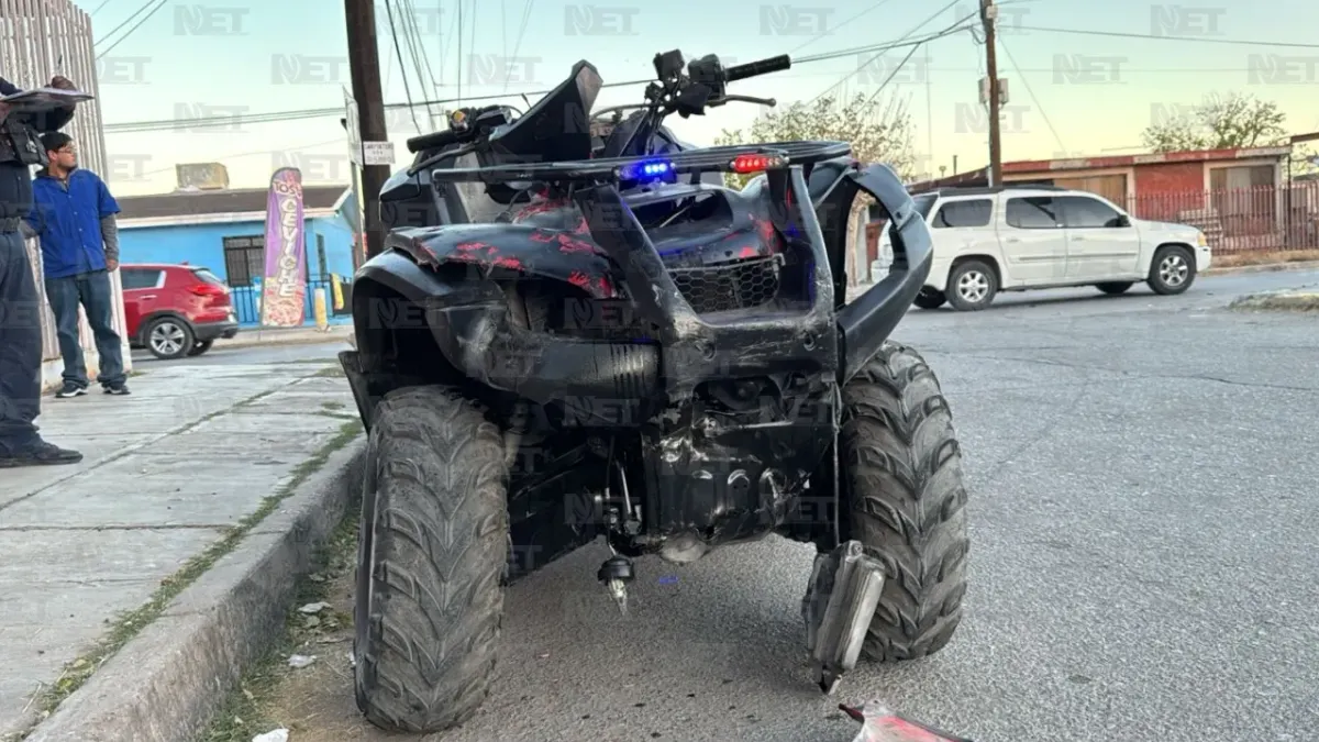 Policía queda herido de gravedad tras chocar
